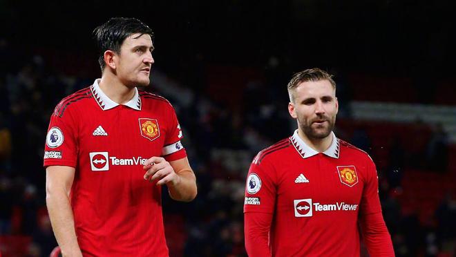 两名球员在 两名球员在